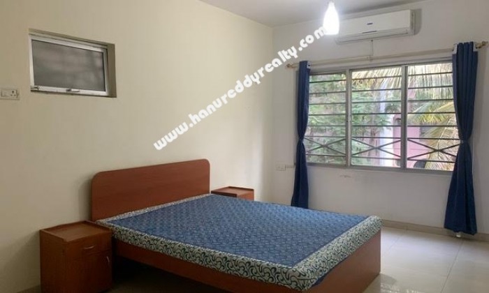 2 BHK Flat for Sale in Boat Club Road